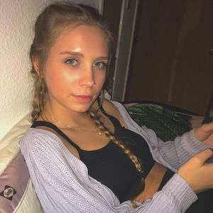 Meet your Posher, Delanie